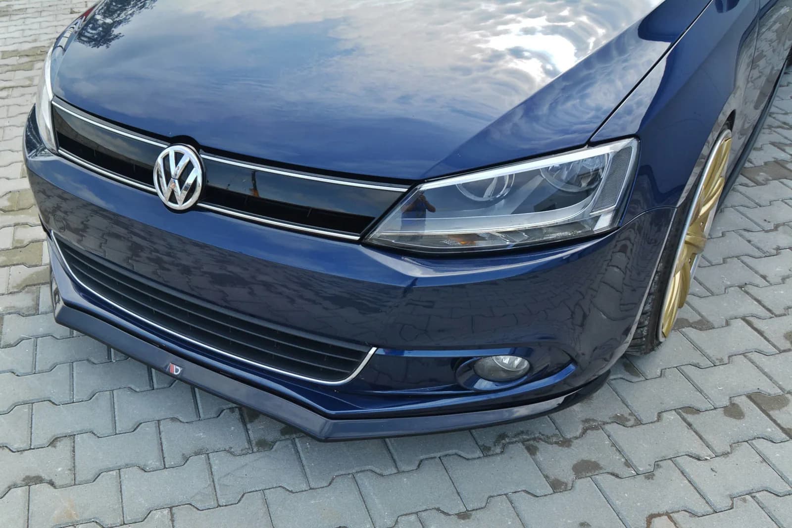 Передній сплітер Maxton V2 Volkswagen Jetta MK6 Sedan дорестайлінг (чорний глянець) - фото My Tuning Lab