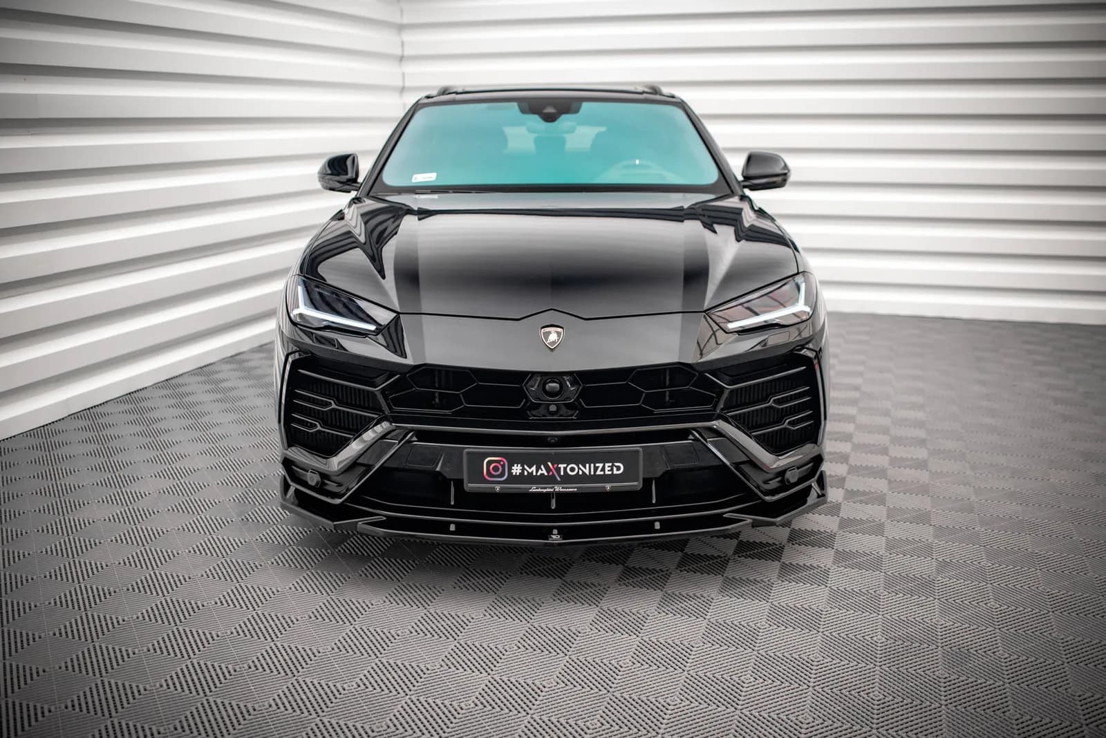Передній сплітер V.2 Maxton Lamborghini Urus Mk1 - фото My Tuning Lab