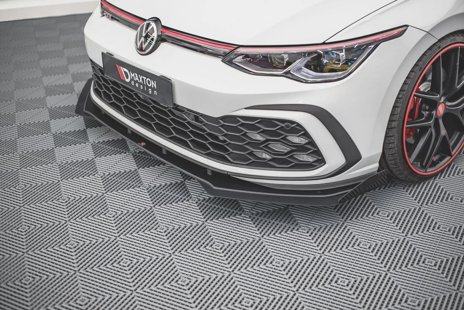 Flaps Maxton Volkswagen Golf GTI / GTE / GTD / R-Line Mk8 - фото My Tuning Lab