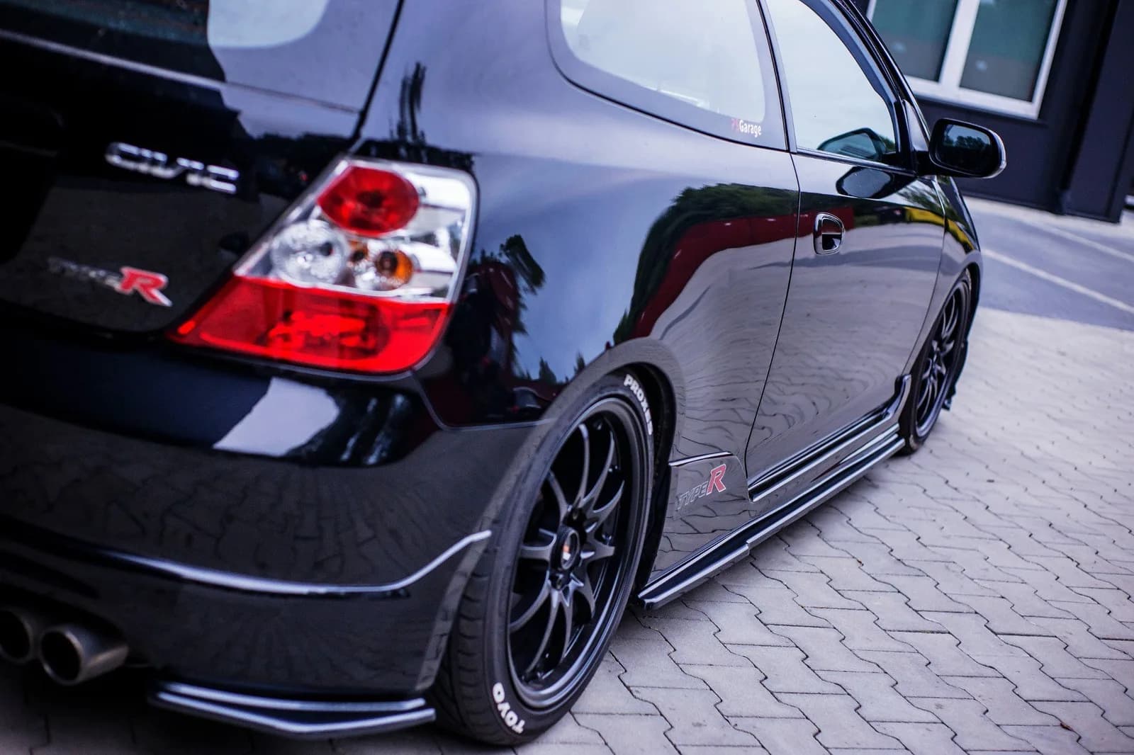 Накладки на пороги Maxton Honda Civic EP3 (MK7) Type-R/S рестайлінг (чорний глянець) - фото My Tuning Lab