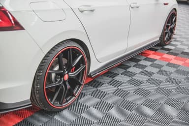 Накладки на пороги Street Pro Maxton Volkswagen Golf GTI / GTE / GTI Clubsport / GTD / R-Line Mk8 / Mk8 Facelift - фото My Tuning Lab