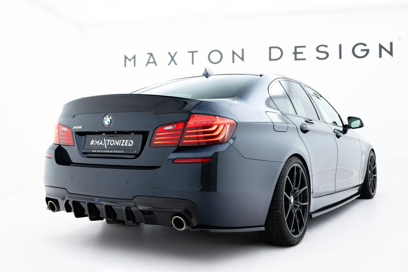 Задня накладка V.2 Maxton BMW 5 M-пакет F10 / F11 (Wersja z dwoma pojedyńczymi Вихлопami) - фото My Tuning Lab