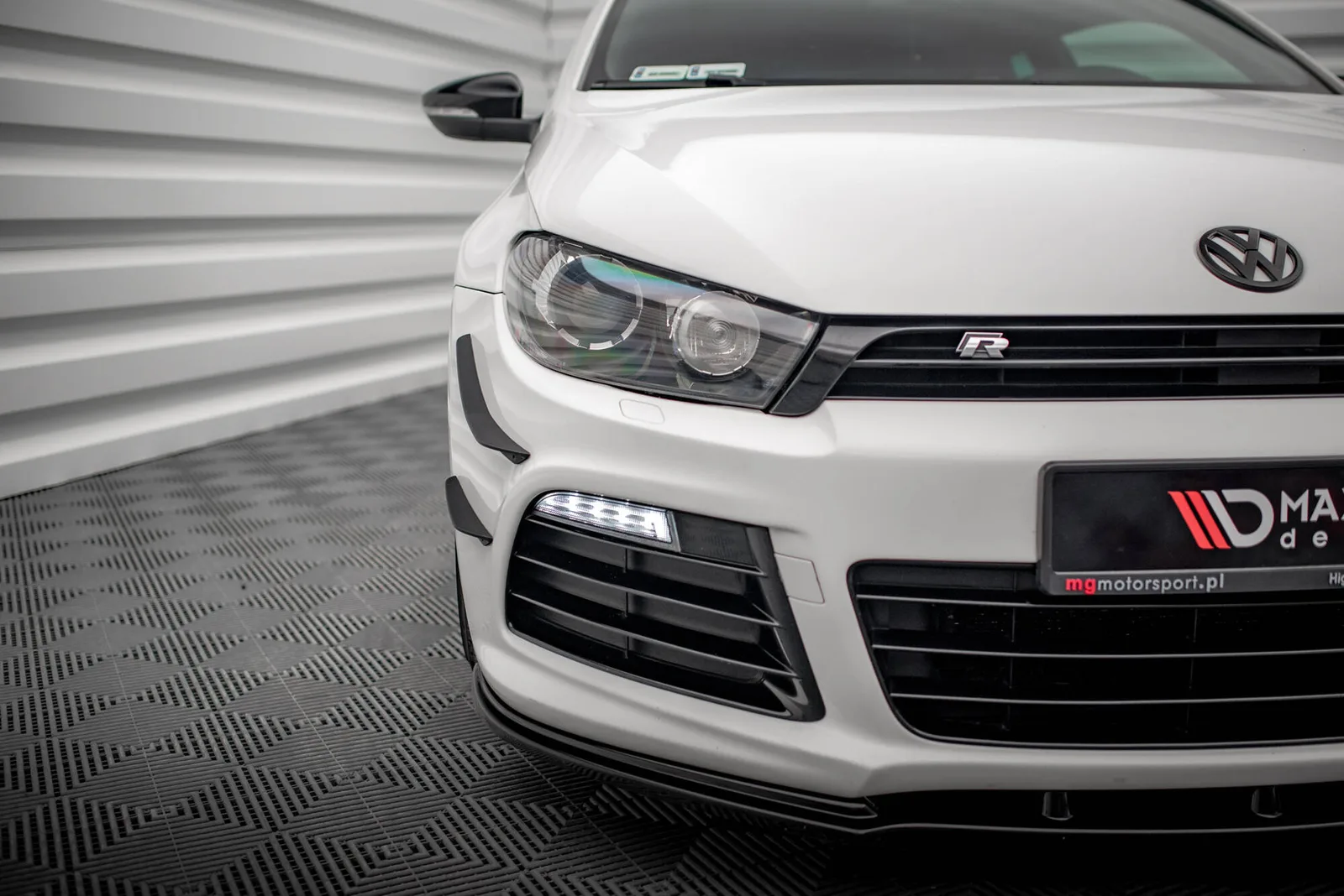 Канарди (аеродинамічні накладки переднього бампера) Maxton Volkswagen Scirocco R Mk3 - фото My Tuning Lab