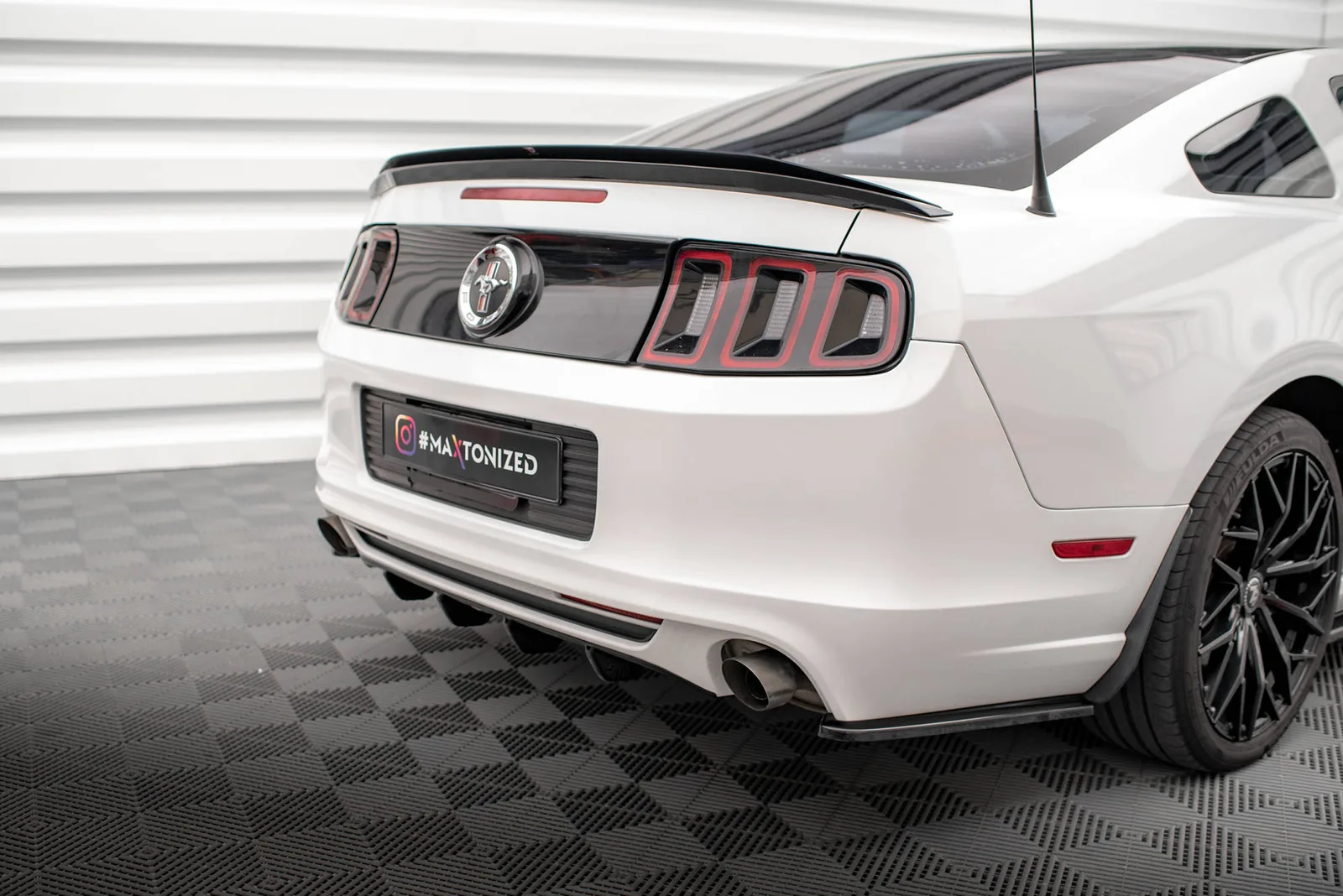 Задня накладка Maxton Ford Mustang Mk5 Facelift - фото My Tuning Lab