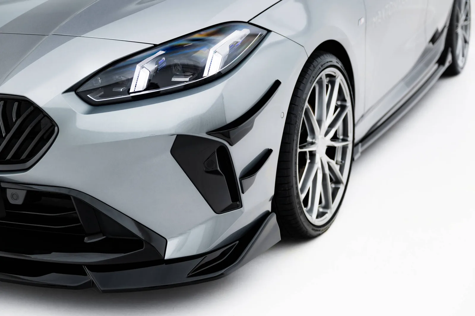 Канарди (аеродинамічні накладки переднього бампера) Maxton BMW M135i F70 / 1 M-пакет F70 - фото My Tuning Lab