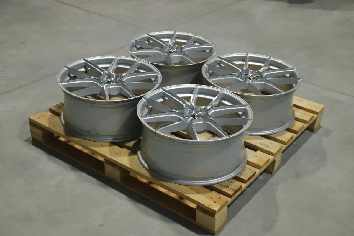 Комплект легкосплавних дисків 20" Japan Racing JR30 20x8,5 ET35 5x115 срібний з фрезерованою лицьовою частиною - фото My Tuning Lab