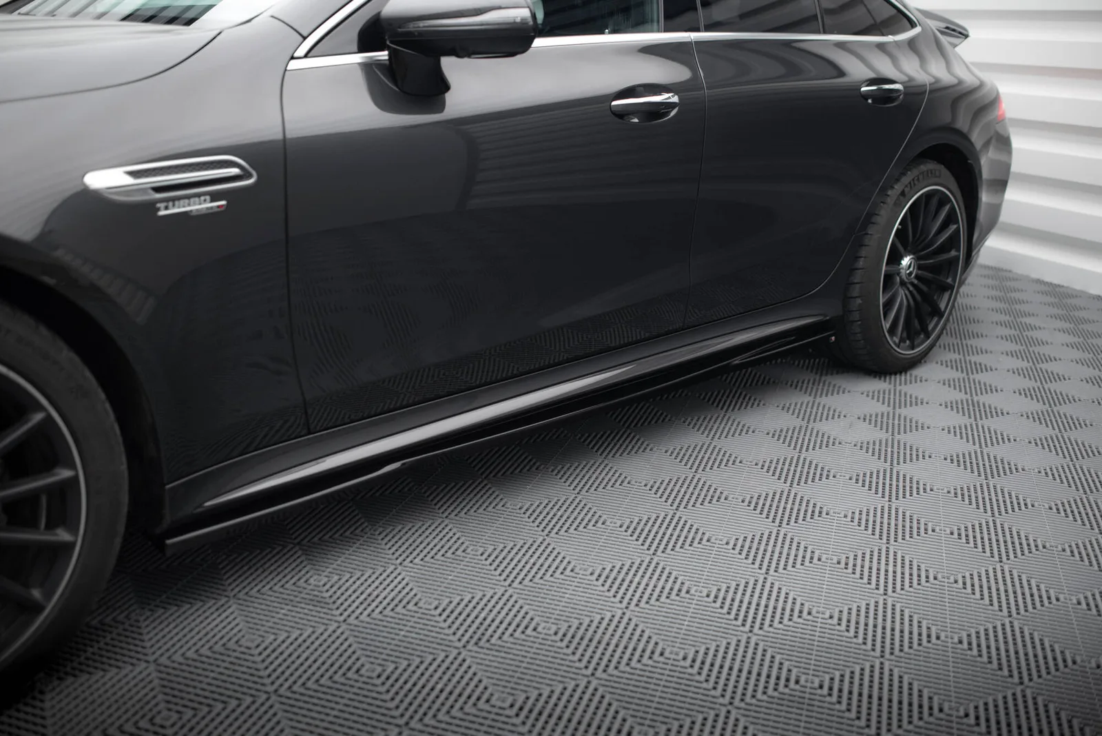 Накладки на пороги Maxton Mercedes-AMG GT 53 4-Door Coupe X290 - фото My Tuning Lab