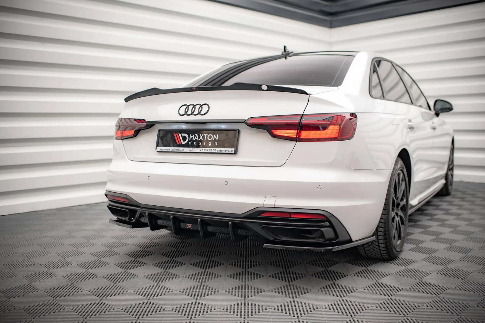 Задня накладка Maxton Audi A4 B9 Facelift - фото My Tuning Lab