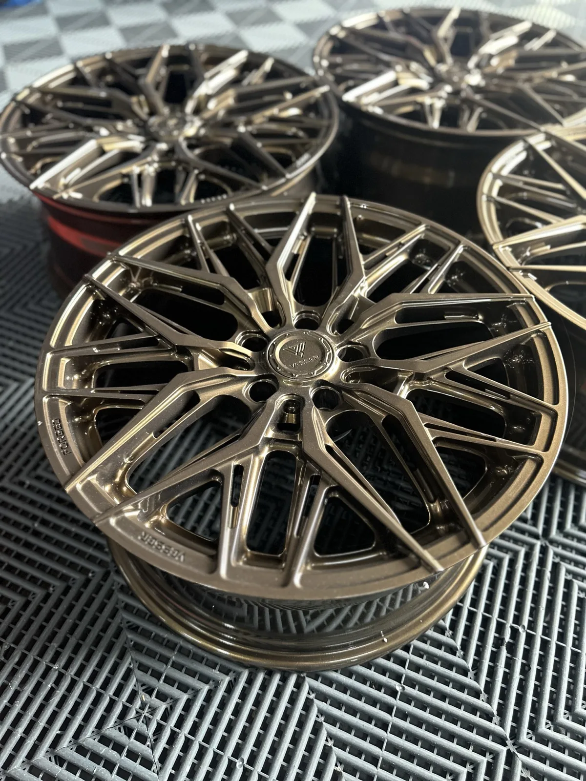 Легкосплавний диск 19" Vesser VSR1 19x8,5 ET32 5x112 глянцева бронза - фото My Tuning Lab
