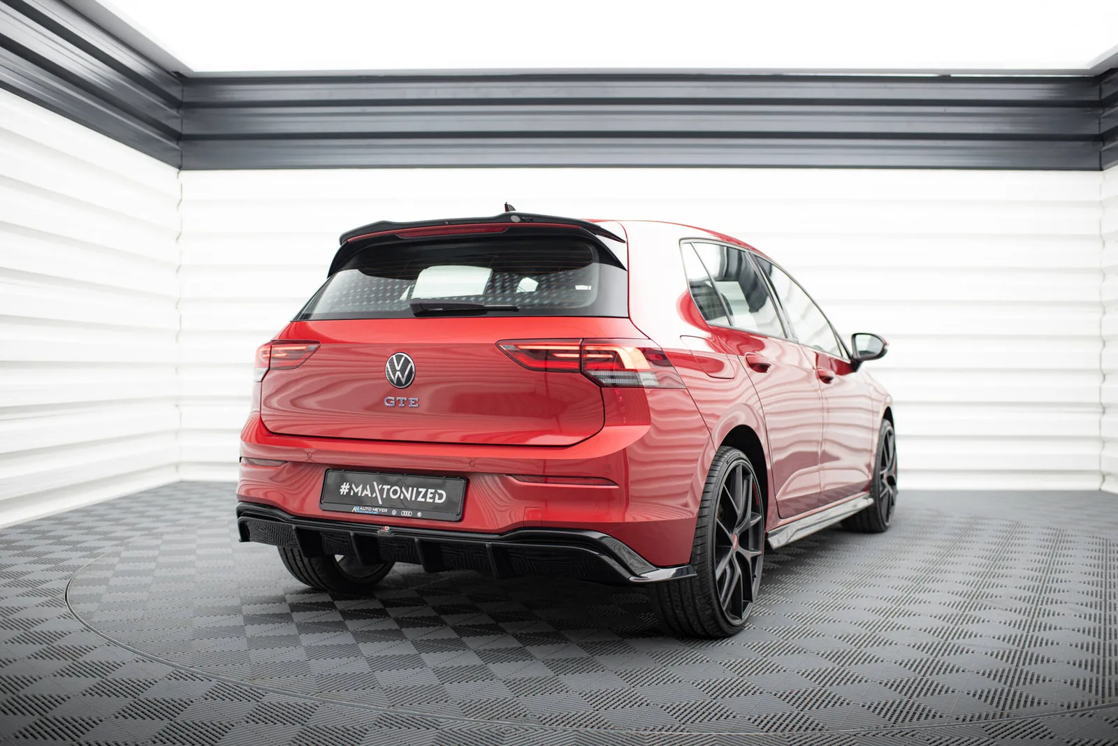 Задня накладка Maxton Volkswagen Golf GTE / R-Line Mk8 / Mk8 Facelift - фото My Tuning Lab