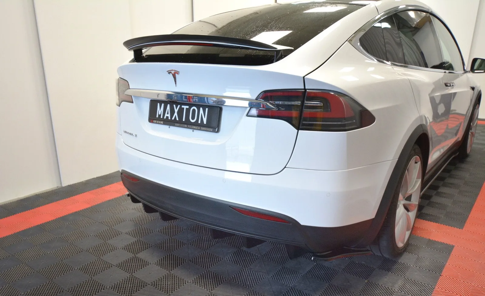 Дифузор Maxton Design Задня накладка TESLA MODEL X - фото My Tuning Lab