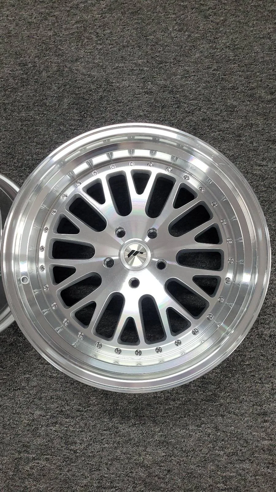 Вживаний Легкосплавний диск 18" Japan Racing JR10 18x10,5 ET25 5x114,3 срібний - фото My Tuning Lab