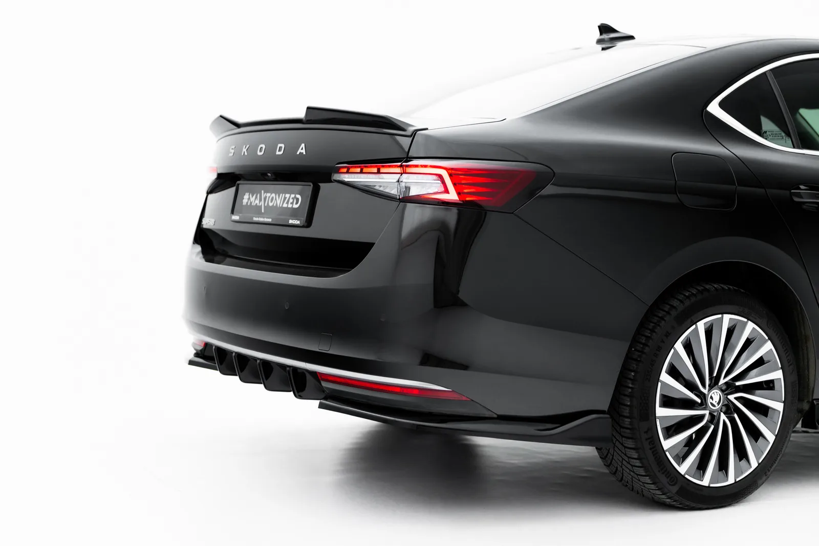 Задня накладка Maxton Skoda Superb Mk4 / Mk4 Sportline - фото My Tuning Lab