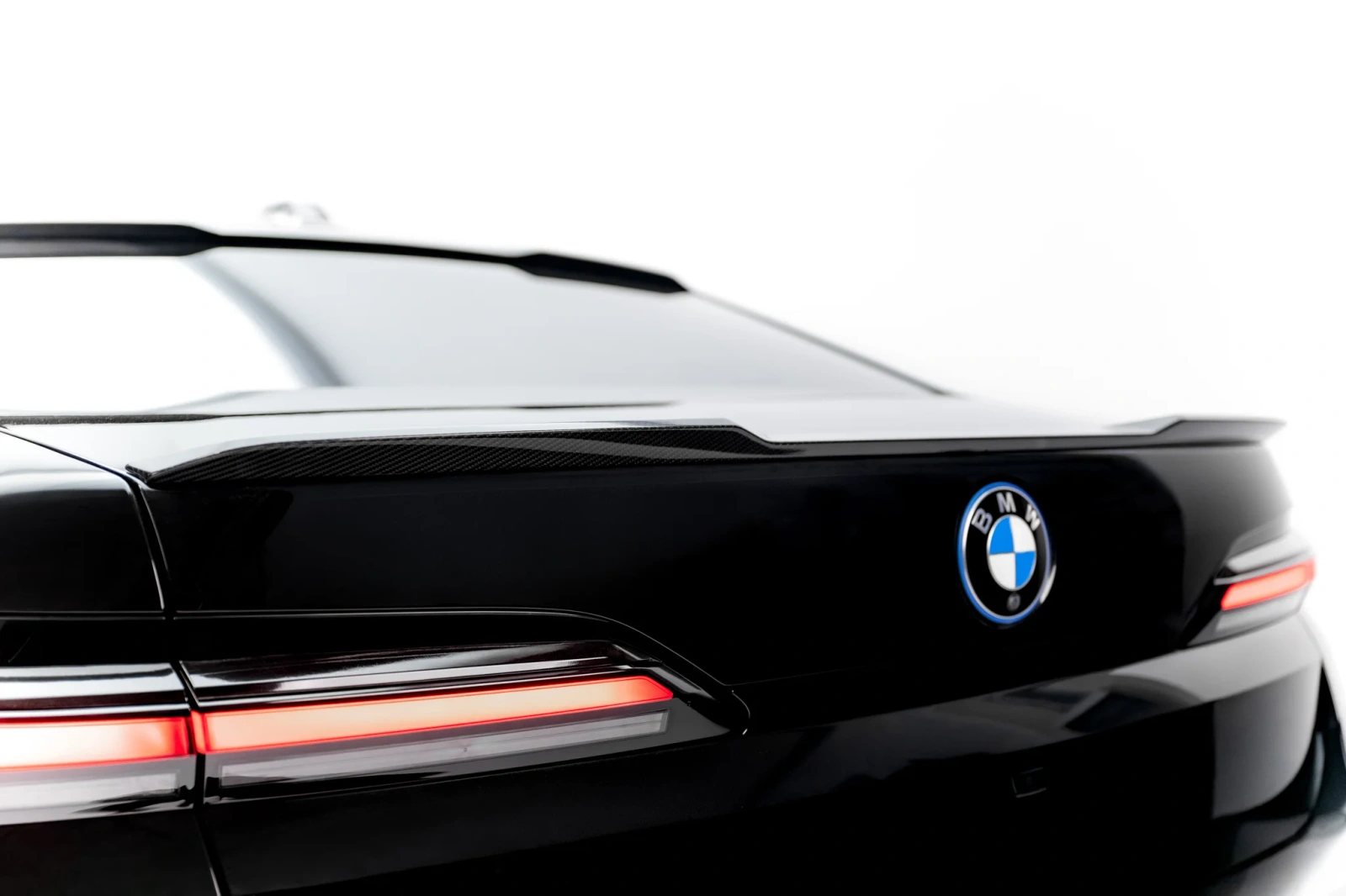 Karbonowy Spoiler Tylnej Klapy (Dolny) Prepreg Maxton BMW 7 M-пакет / M760e / i7 M-пакет G70 - фото My Tuning Lab