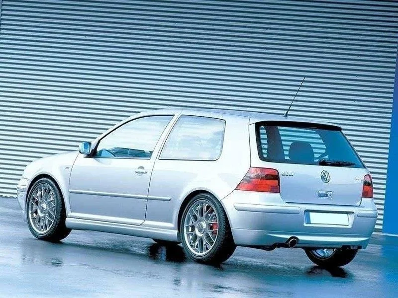 Maxton Design Продовження заднього бампера VW Golf 4 25'th Anniversary Look (z otworem na Вихлоп) - фото My Tuning Lab