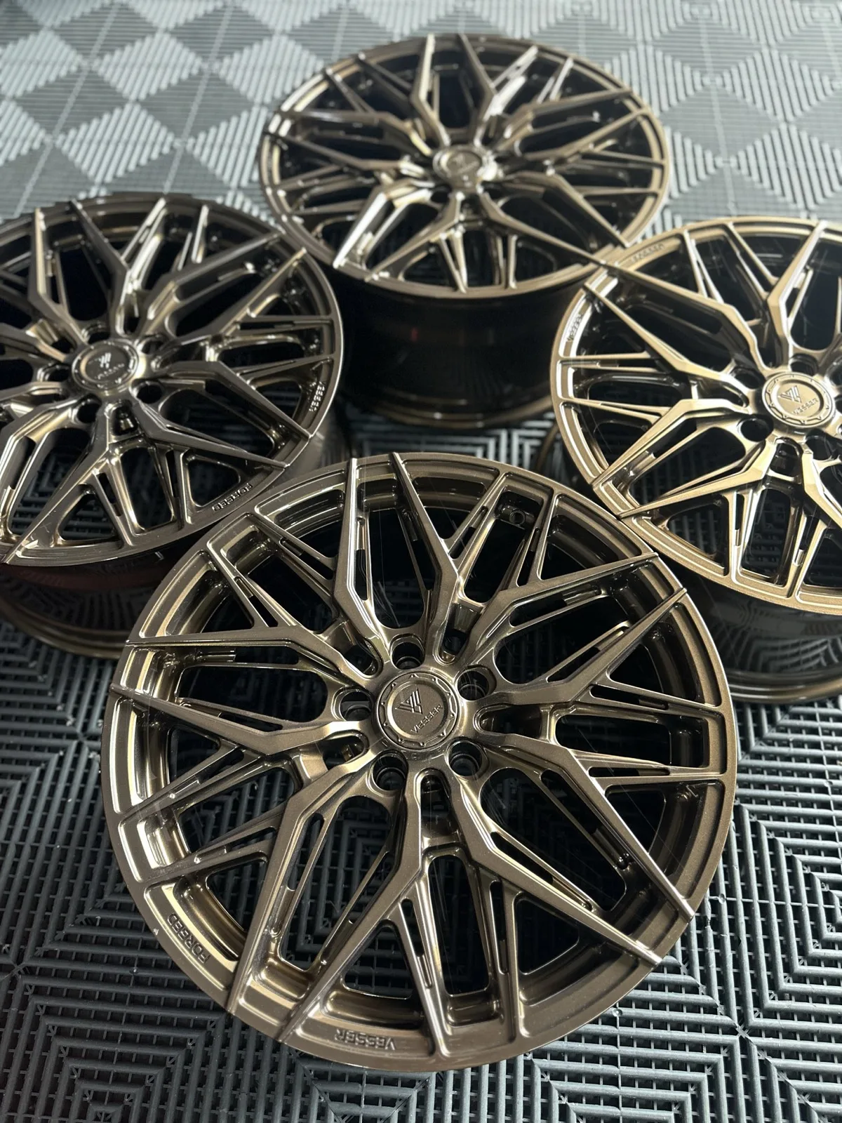 Легкосплавний диск 19" Vesser VSR1 19x8,5 ET32 5x112 глянцева бронза - фото My Tuning Lab