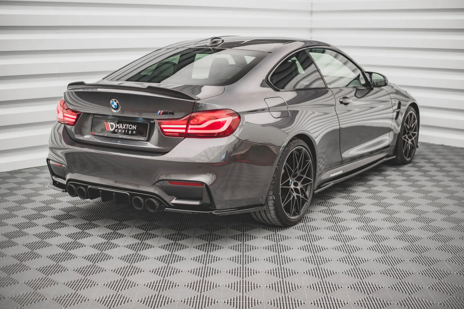 Задня накладка Maxton BMW M4 F82 - фото My Tuning Lab
