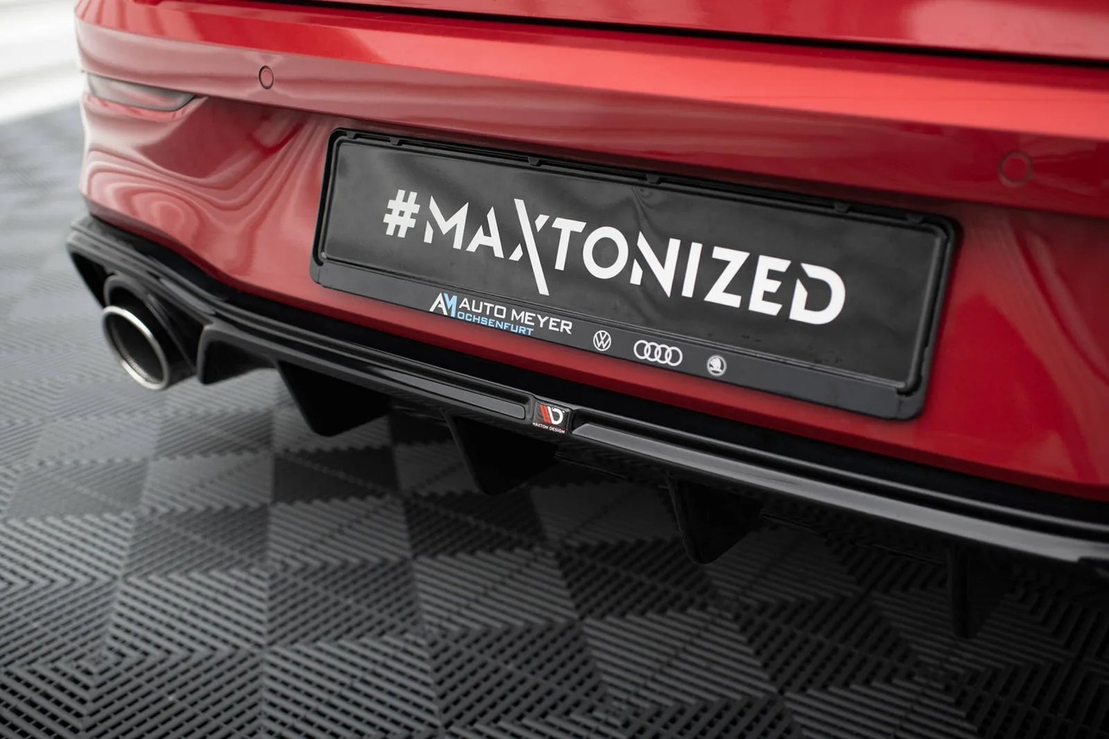 Задня накладка + Atrapa Вихлопu Maxton Volkswagen Golf GTE / R-Line Mk8 / Mk8 Facelift - фото My Tuning Lab