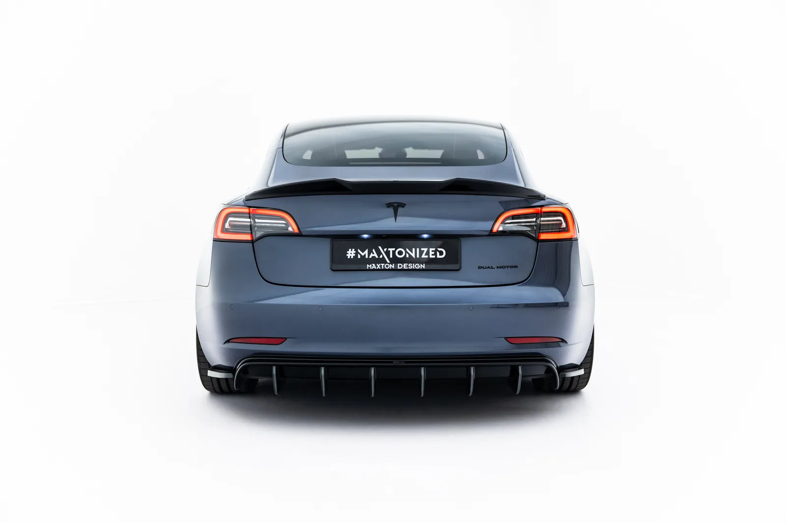 Задня накладка V.2 Maxton Tesla Model 3 - фото My Tuning Lab