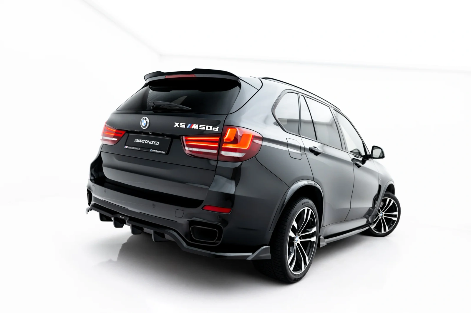 Задній центральний сплітер з дифузором Maxton BMW X5 M-пакет F15 - фото My Tuning Lab