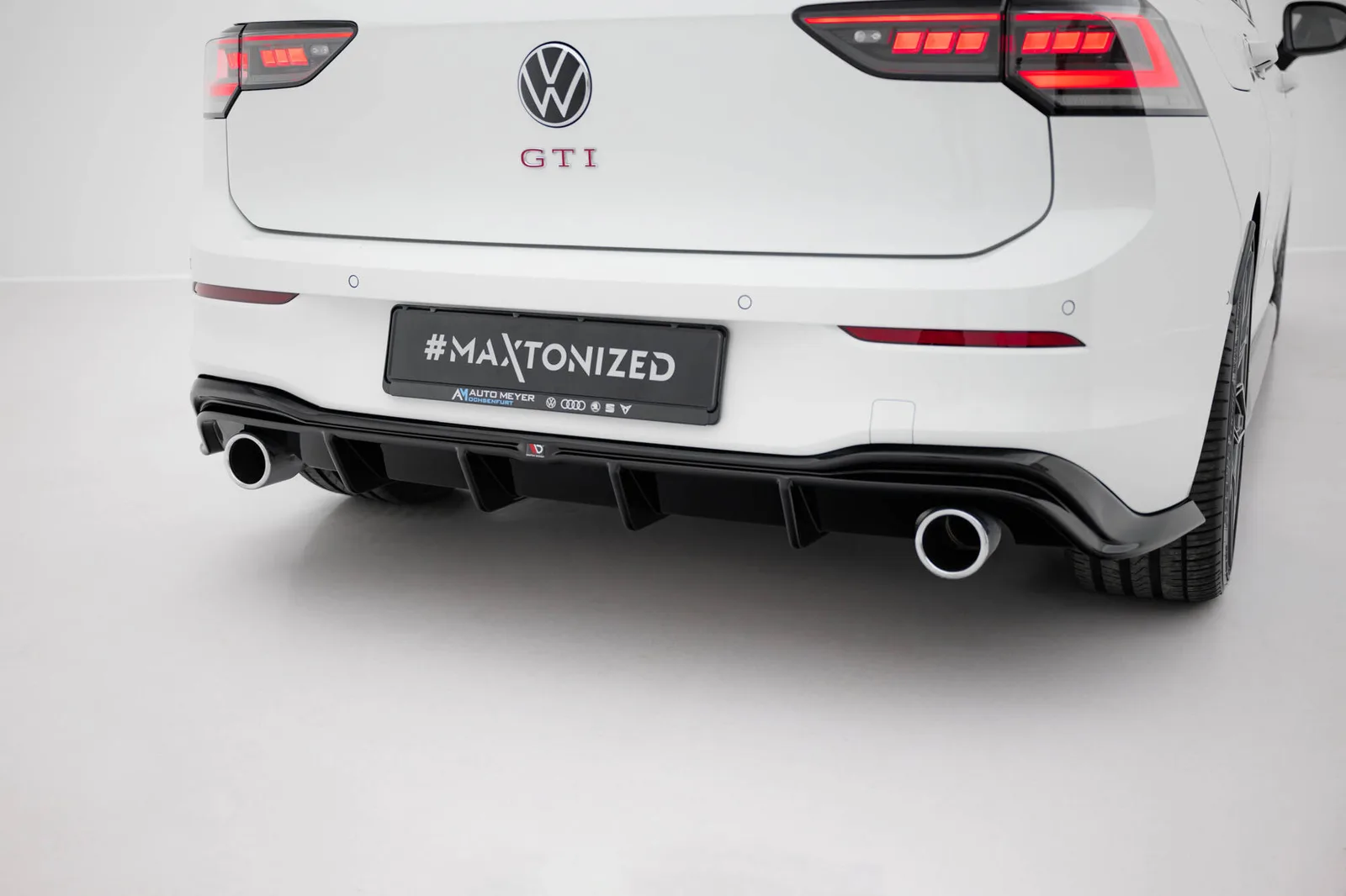 Задня накладка V.4 Maxton Volkswagen Golf GTI Mk8 - фото My Tuning Lab