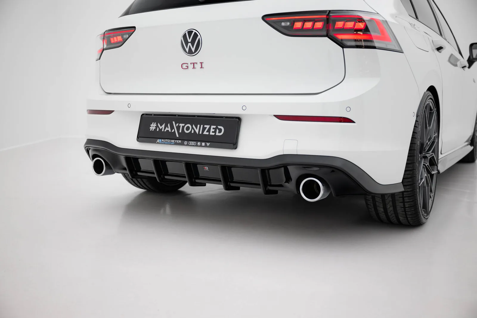 Задня накладка V.3 Maxton Volkswagen Golf GTI Mk8 - фото My Tuning Lab