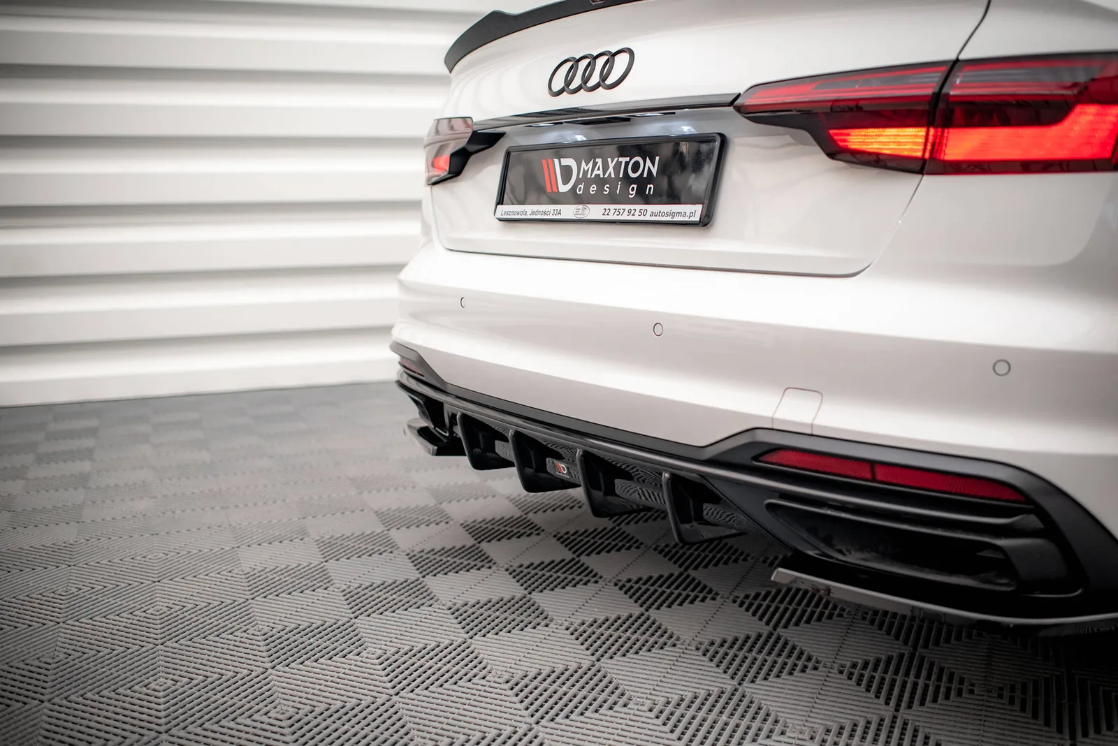 Задня накладка Maxton Audi A4 B9 Facelift - фото My Tuning Lab
