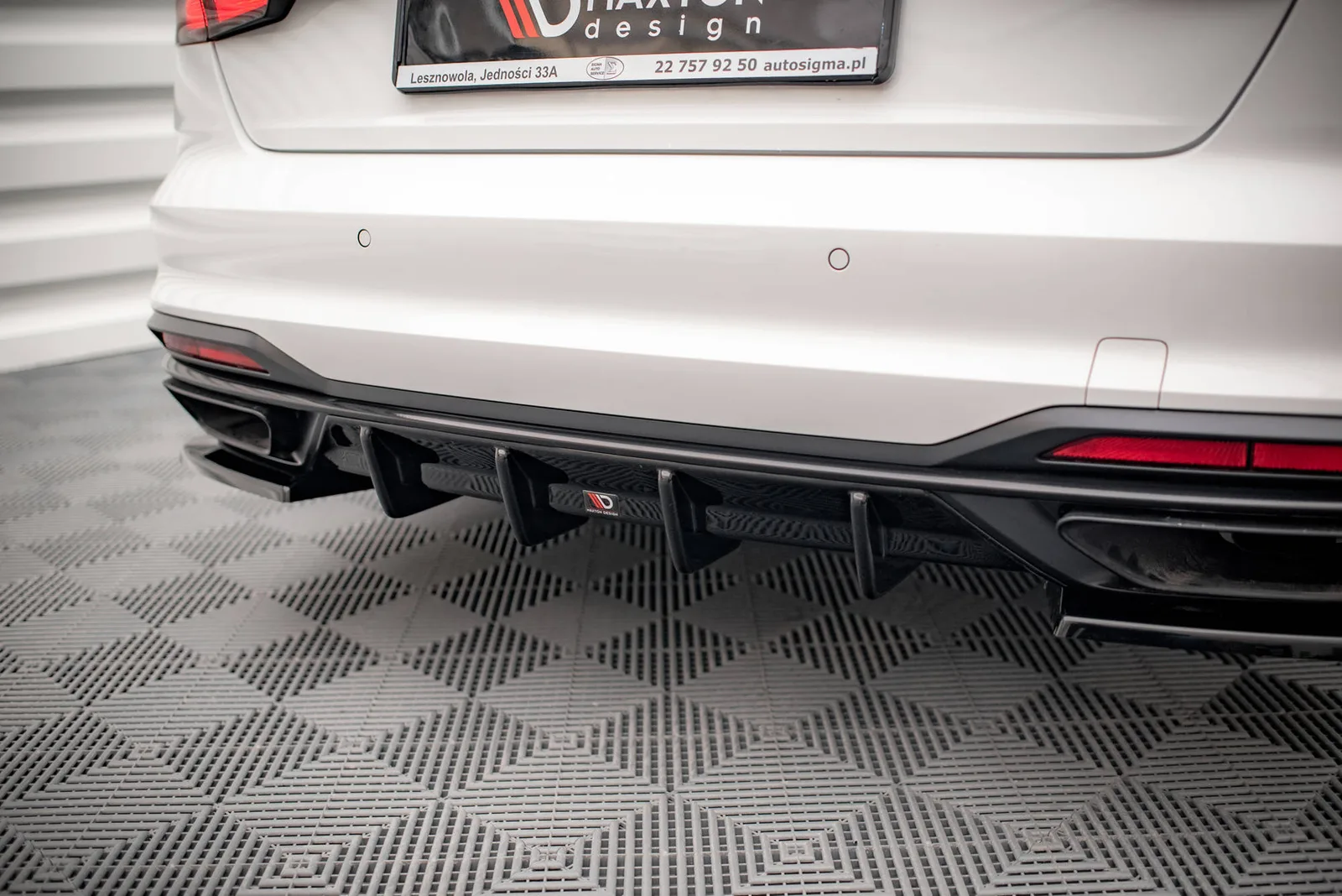 Задня накладка Maxton Audi A4 B9 Facelift - фото My Tuning Lab