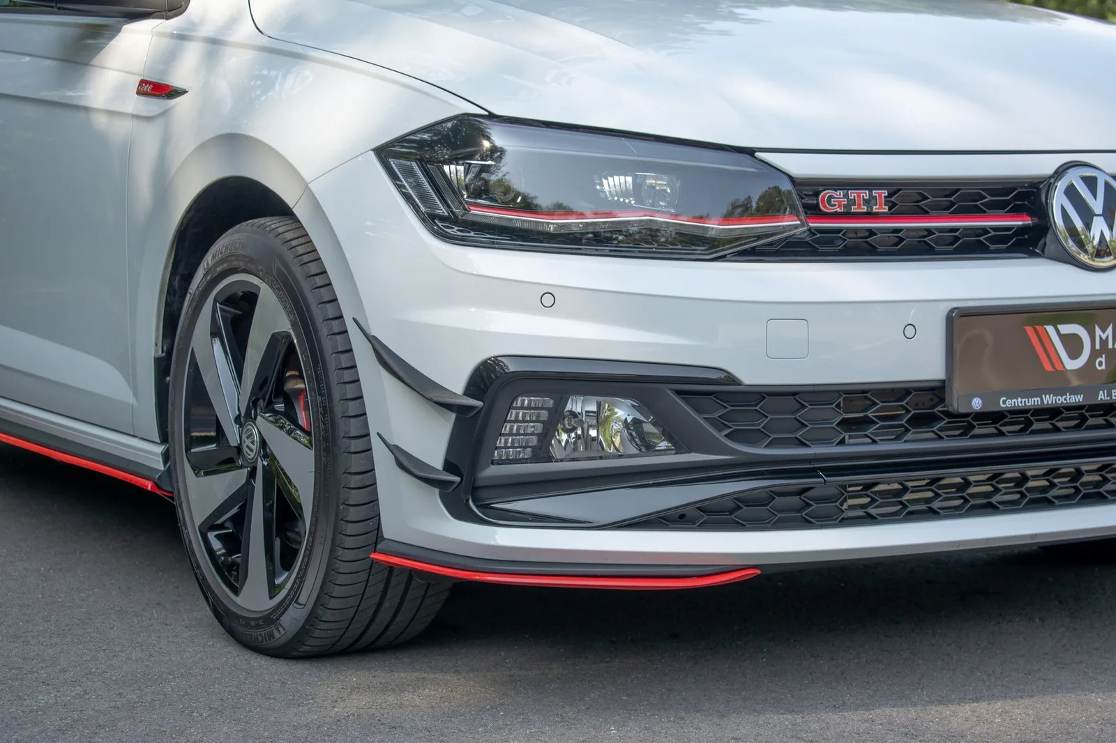 Канарди (аеродинамічні накладки переднього бампера) Maxton Volkswagen Polo GTI Mk6 - фото My Tuning Lab
