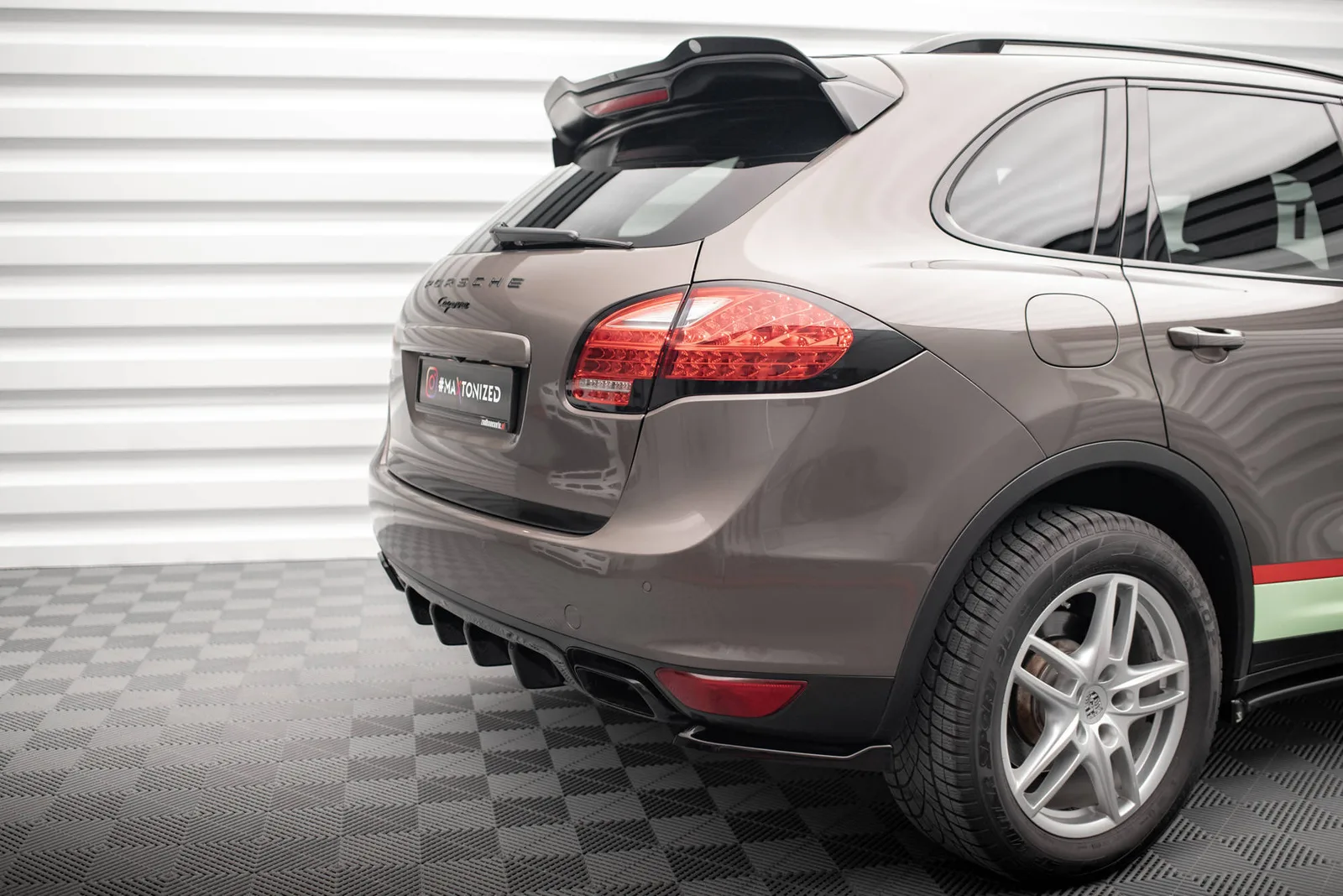 Задня накладка Maxton Porsche Cayenne Turbo / Standard Mk2 - фото My Tuning Lab