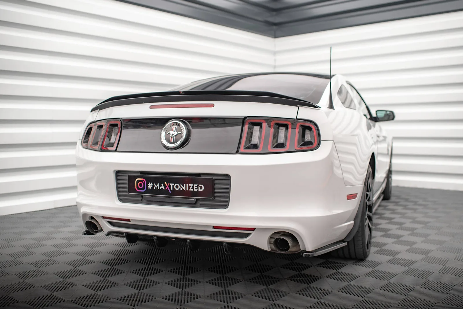 Задня накладка Maxton Ford Mustang Mk5 Facelift - фото My Tuning Lab