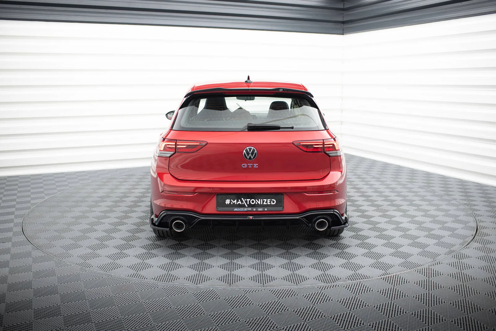 Задня накладка + Atrapa Вихлопu Maxton Volkswagen Golf GTE / R-Line Mk8 / Mk8 Facelift - фото My Tuning Lab